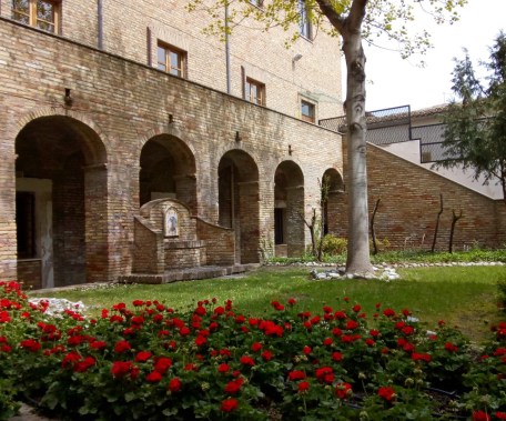 cloister garden